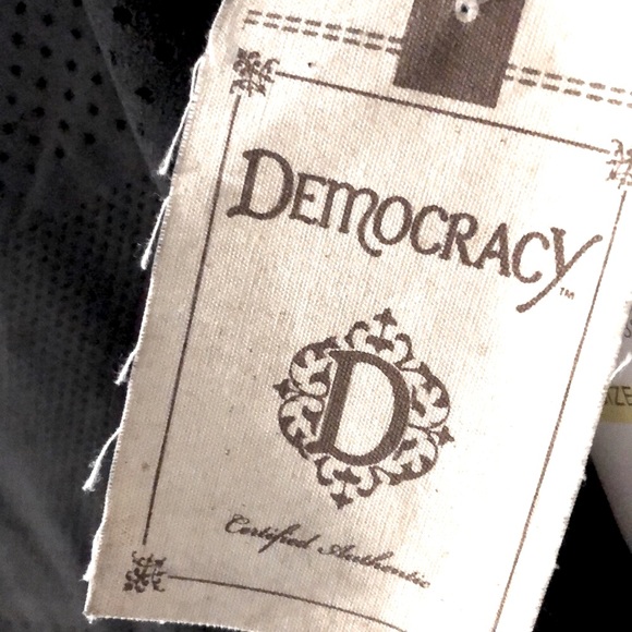 DEMOCRACY TOP - Picture 4 of 12